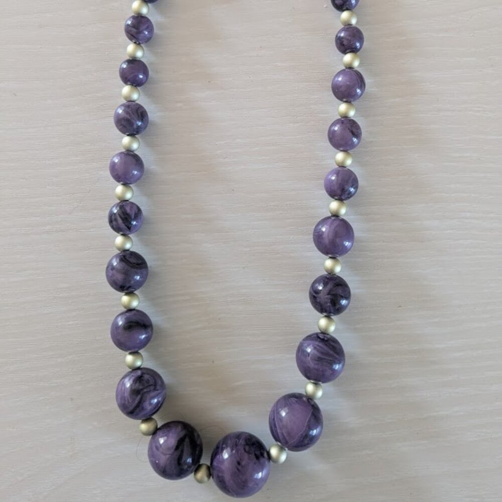 Vintage Jewelry Necklace Purple Swirl Chunky Bead Necklace